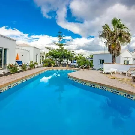 アパート Sleeps 4 Pool Wifi